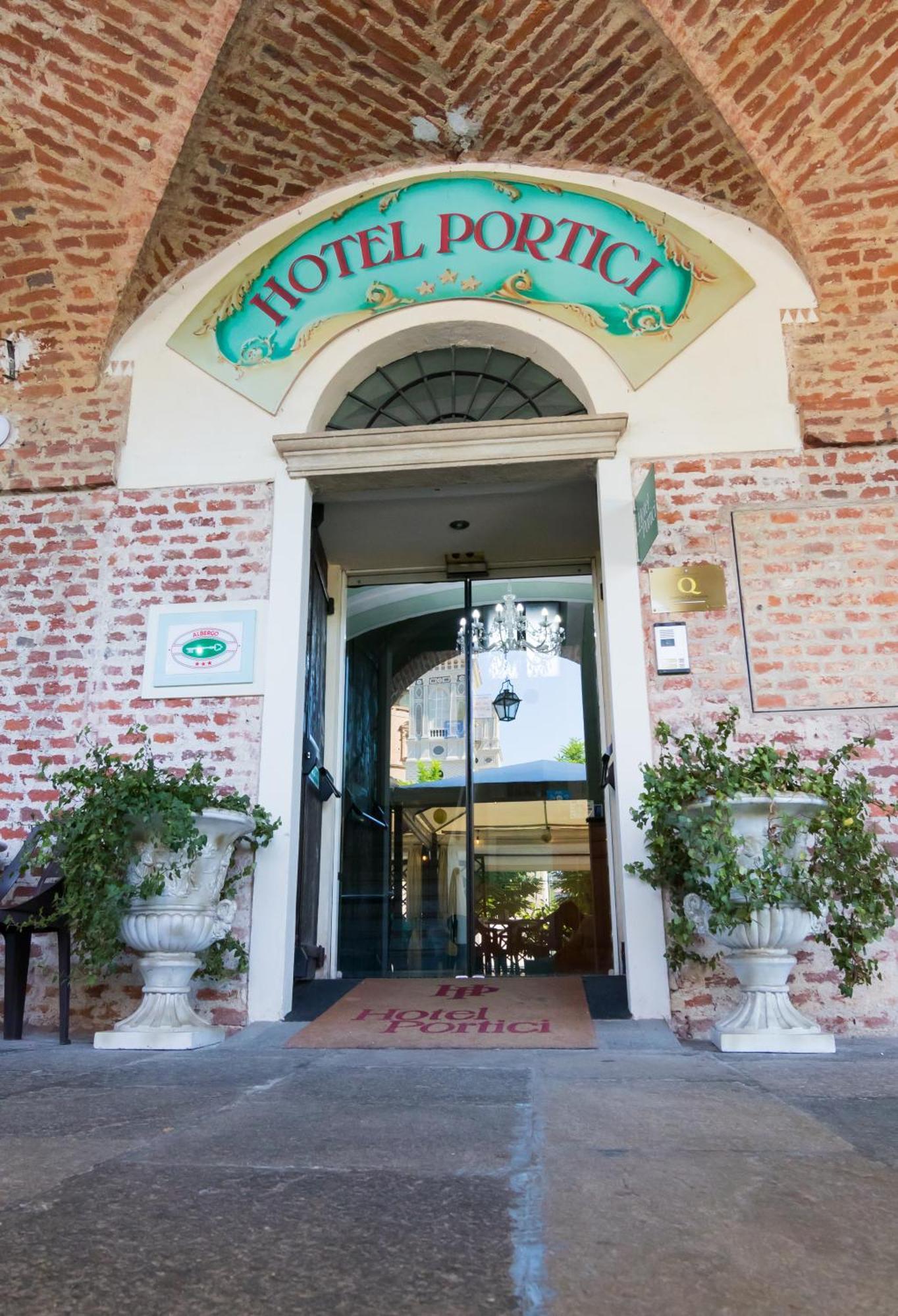 Hotel Portici Vicoforte Exterior photo